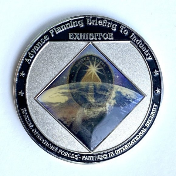 2005 Special Operations Forces Macdill Air Force Base Exhibitor Challenge Coin - Picture 2 of 6